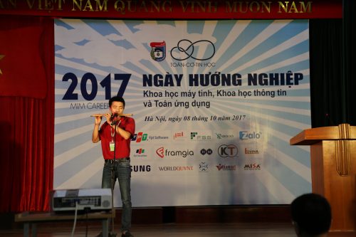 Flute performance “Nơi này có anh”, “Em gái mưa” of Nguyen Van Manh